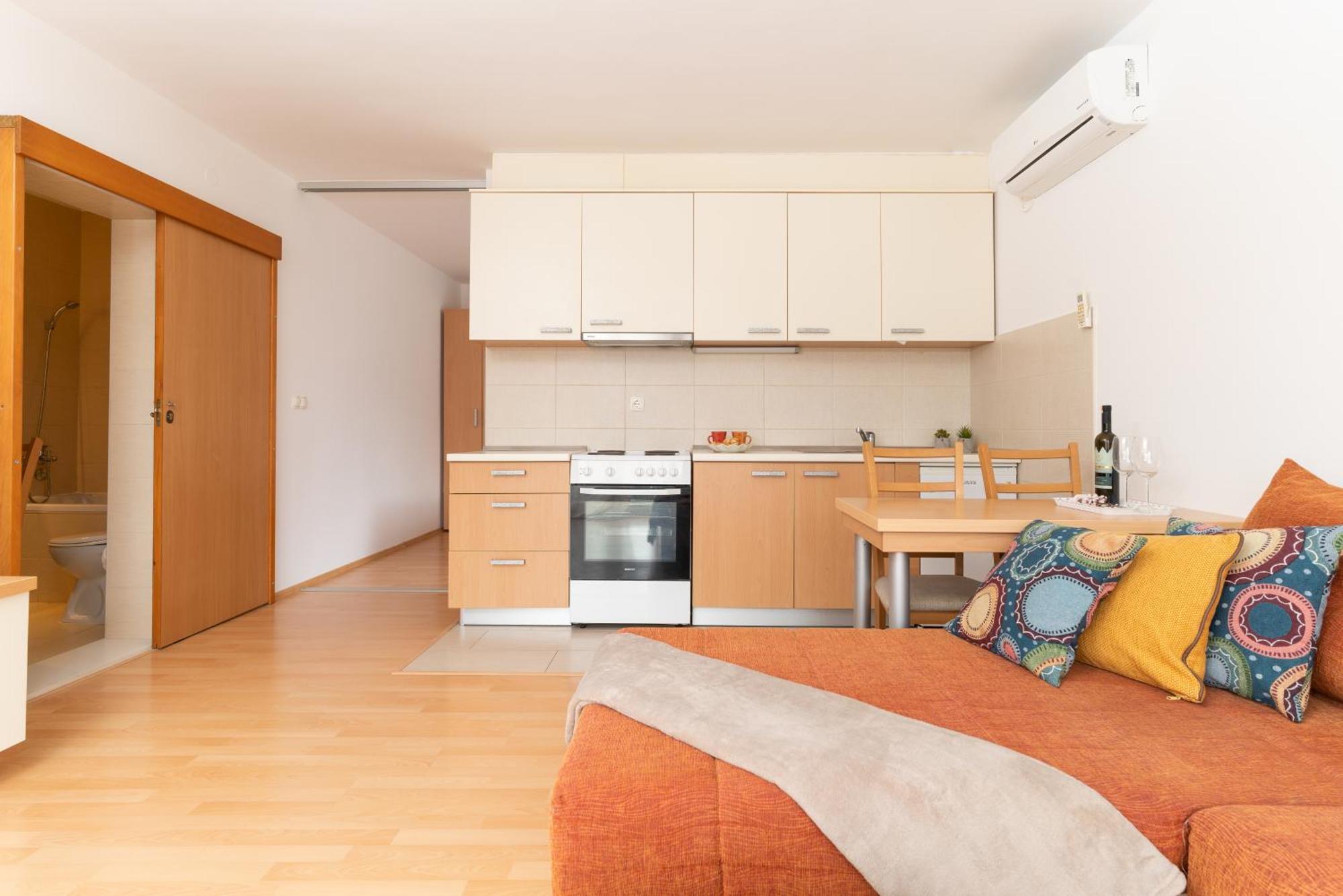 Pure Sky Apartments - With Pool Мостар Екстериор снимка