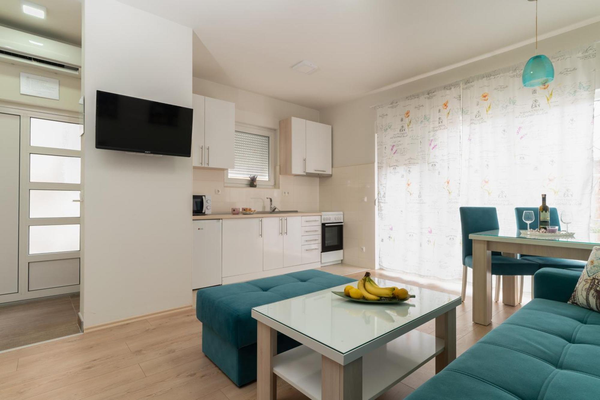 Pure Sky Apartments - With Pool Мостар Екстериор снимка